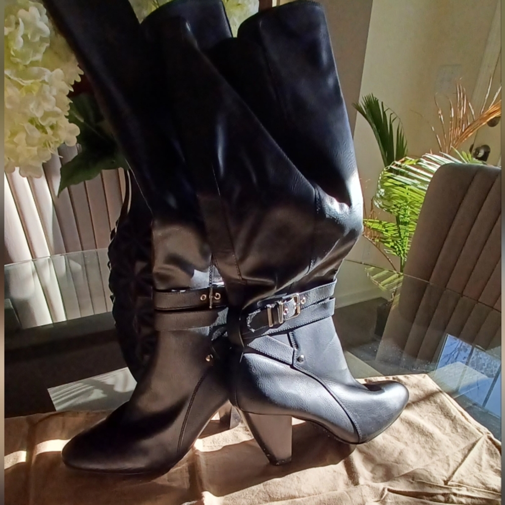 Rampage NWOBOX Black tall round toe 2.5-3in boots, leather-look material, Sz11..